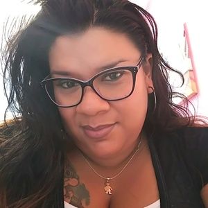 Meet your Posher, Alma